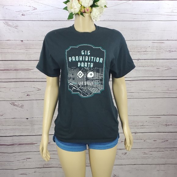 gildan medium black tshirt ( 5 for $20 ) - Picture 4 of 8